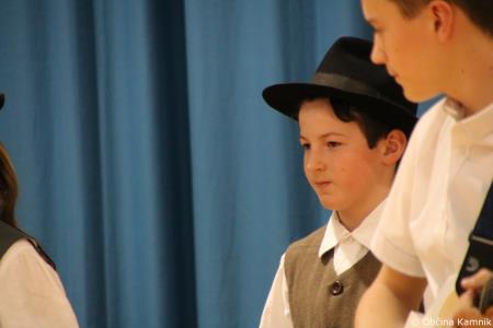 Otroci Osnovne šole Marije Vere Mi smo svet, mi smo otroci (20)